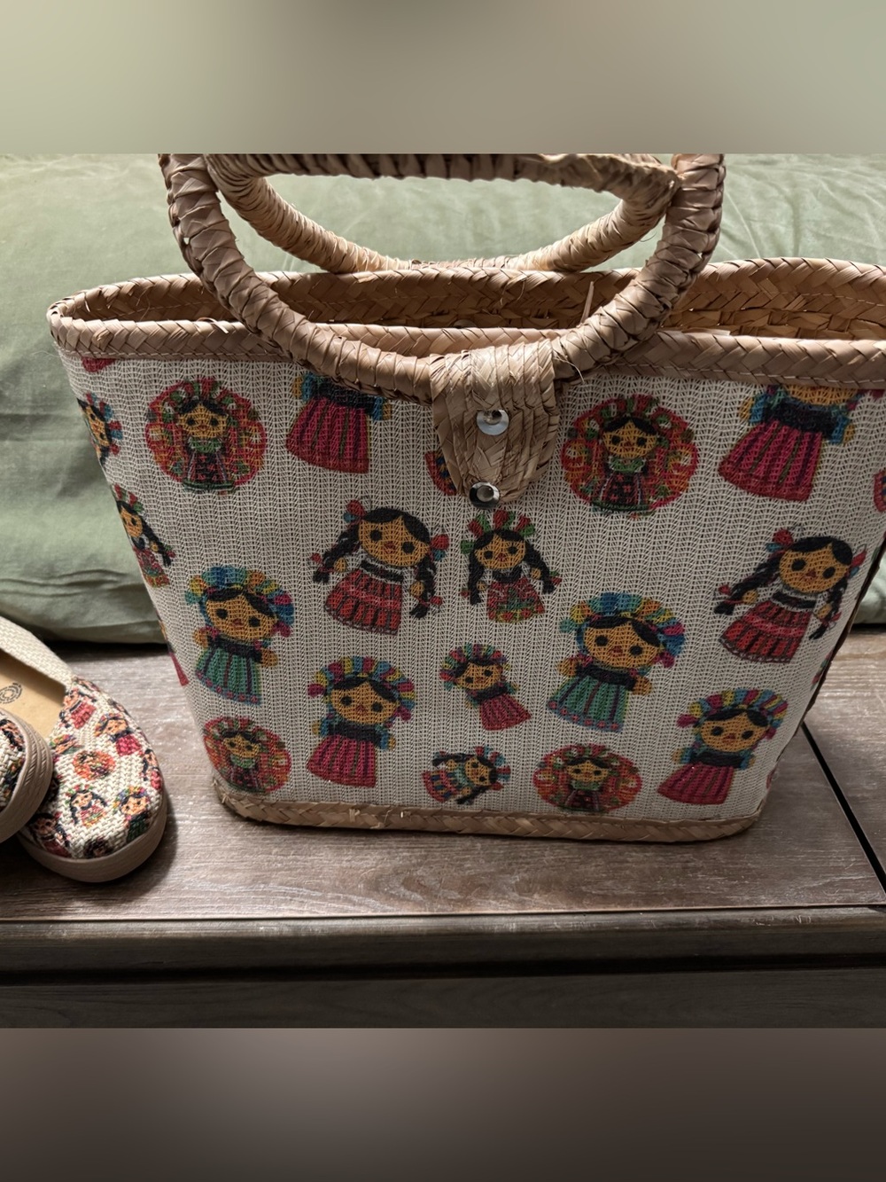 Mexican Woven Beige Tote with Colorful muñica dolls from Mexico